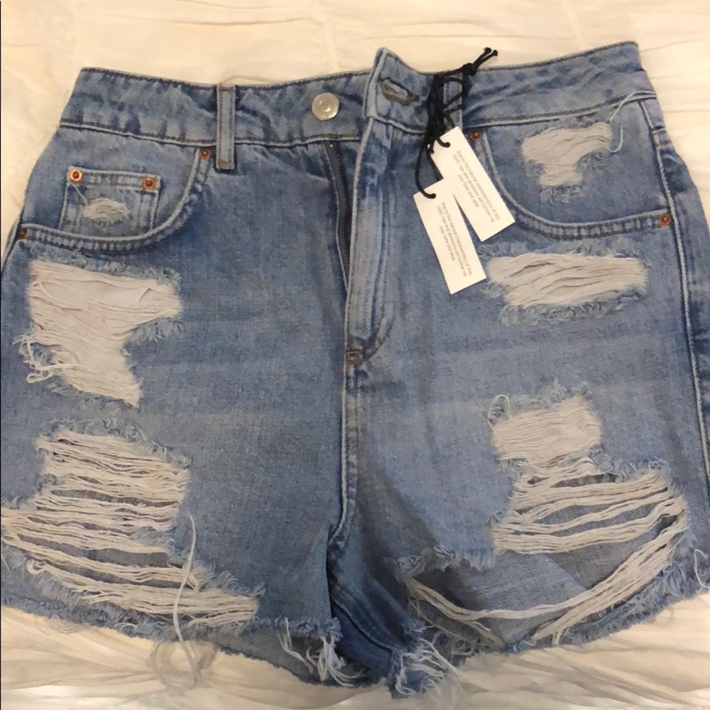 Topshop “Mom” Highwaisted shorts